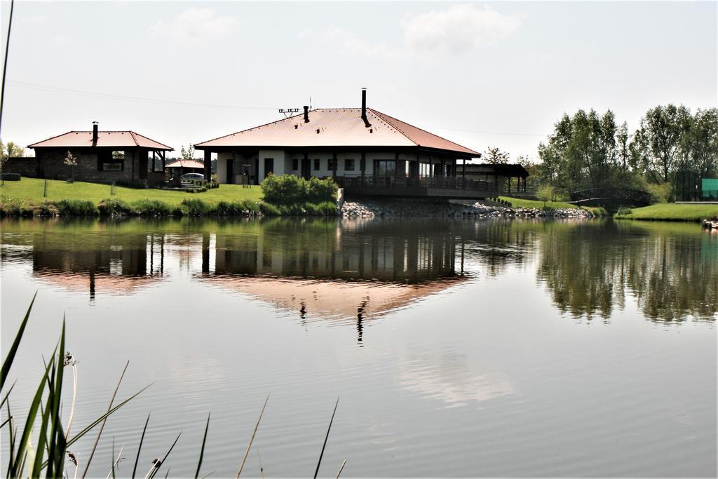 Rooms & Restaurace Na Jitrach Semice ภายนอก รูปภาพ
